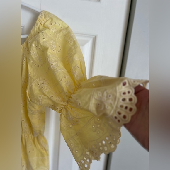 Yellow Eyelet Off-Shoulder Top - Picture 9 of 9